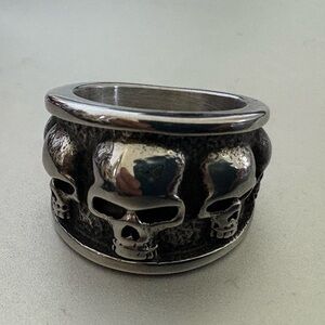 five skulls stainless steel ring men size 6